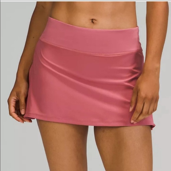 lululemon athletica Dresses & Skirts - NWT Lululemon Play Off The Pleats Skirt
